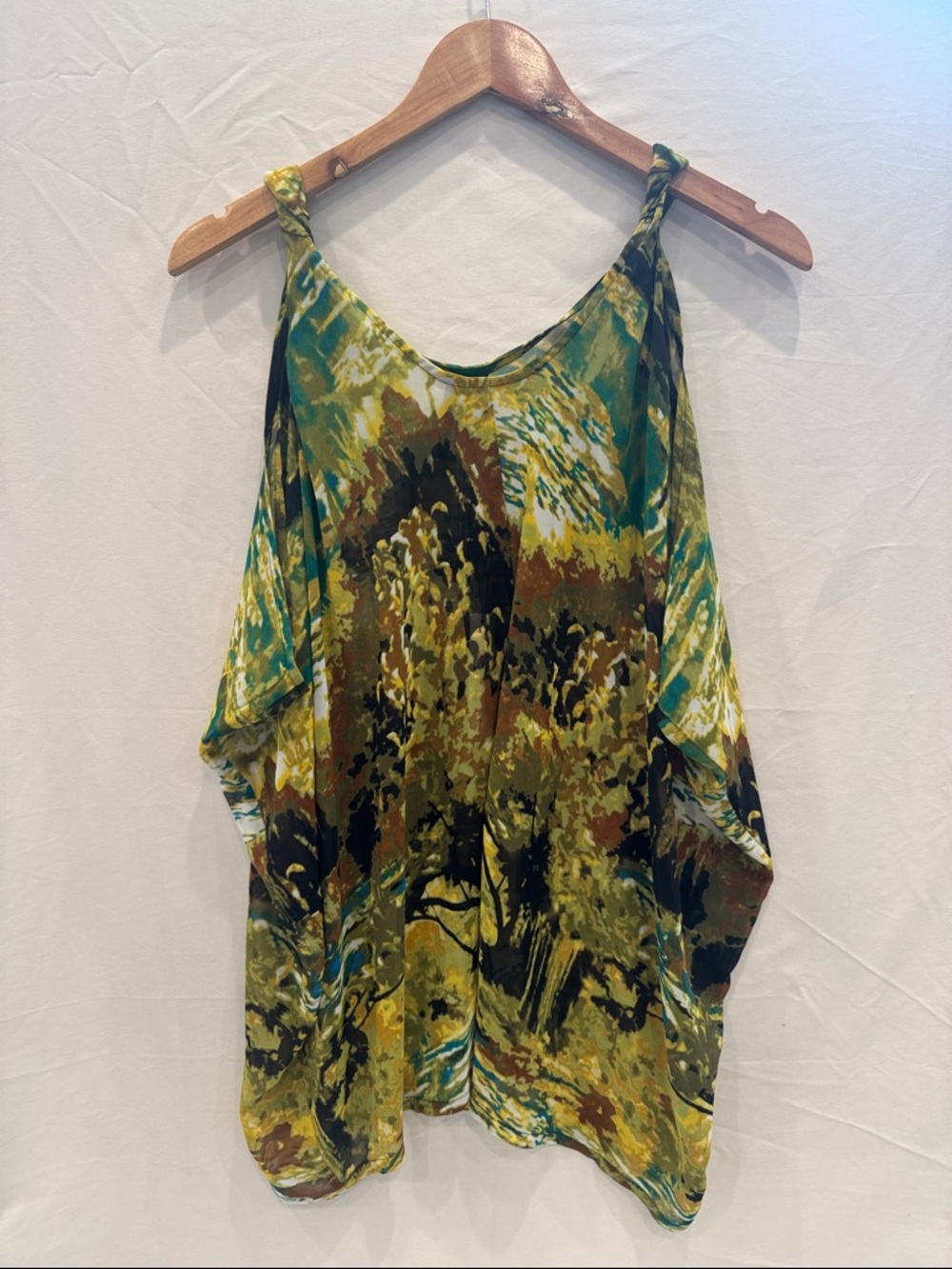 NWT She Said Flowy Women's Sleeveless Print Top in Green Multi, Size Medium